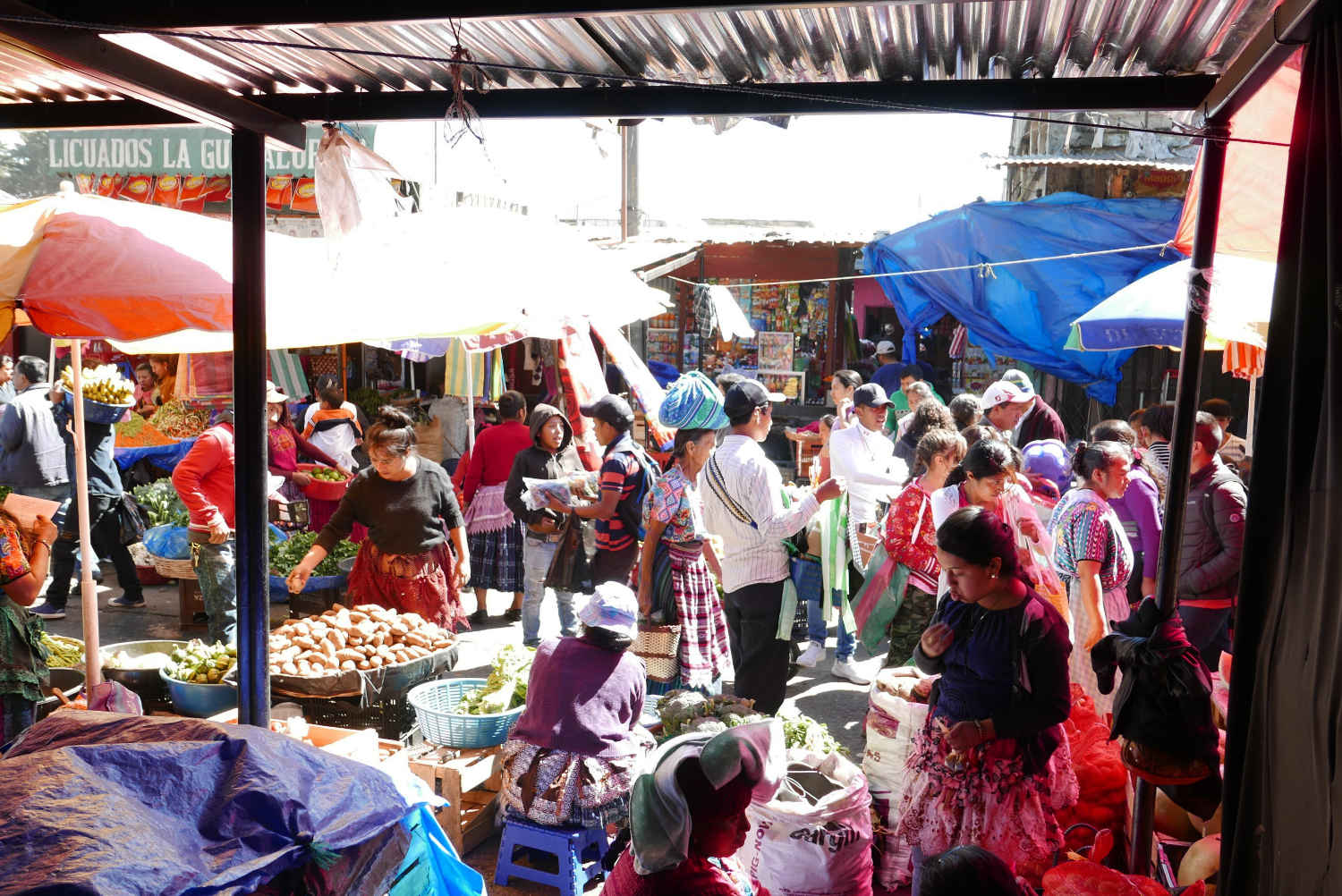 Chaos in Minerva market in Xela