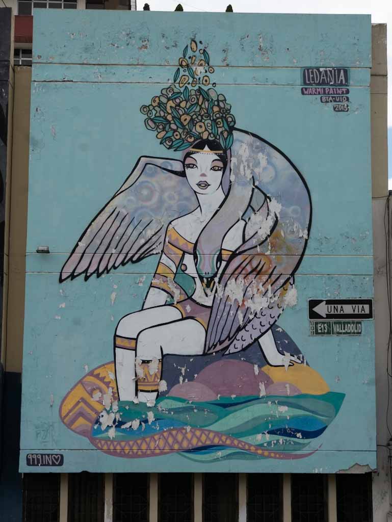 Quito street art: hug